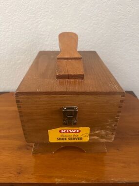 Kiwi Genuine Oak Shoe Server Box